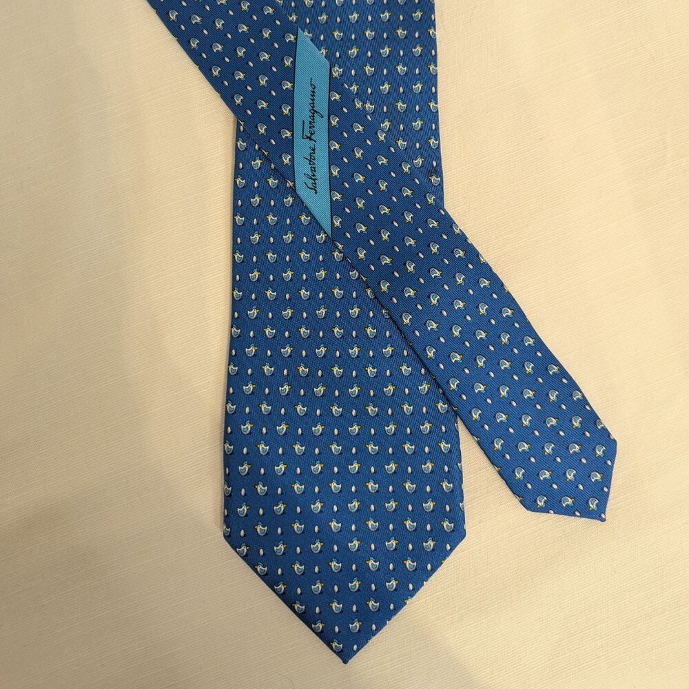 Salvatore Ferragamo 100% Italian Silk Necktie. Vibrant Blue w/Chick Print 3 1/4"